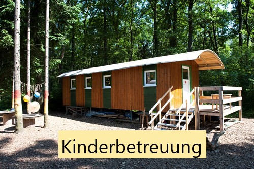 Kinderbetreuung mit Untertitel